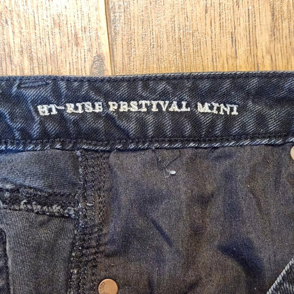 AMERICAN EAGLE Hi-Rise Festival Mini Black Jean Skirt - Sz 4 - Picture 5 of 6